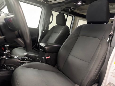 Used 2018 Jeep Wrangler Unlimited Sport AWD/4WD image 6