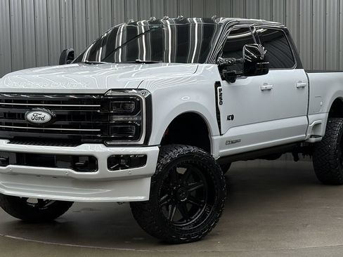 Used 2026 Ford F250 Platinum w/ FX4 Off-Road Package AWD/4WD image 1