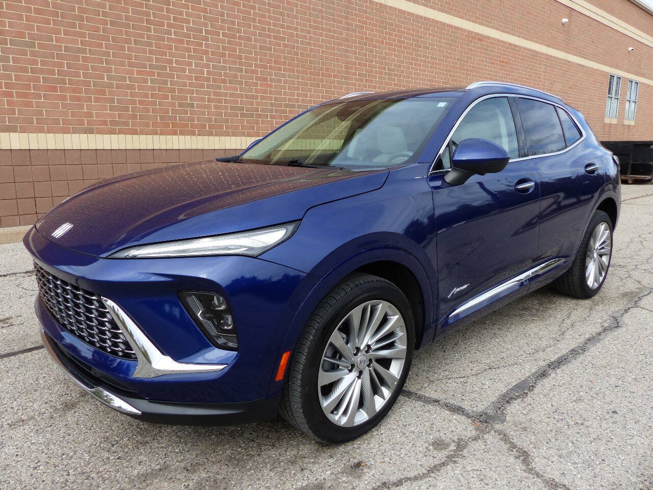 Used 2025 Buick Envision Avenir AWD/4WD image 6