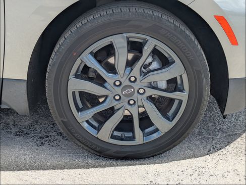 Certified 2023 Chevrolet Equinox RS FWD image 12