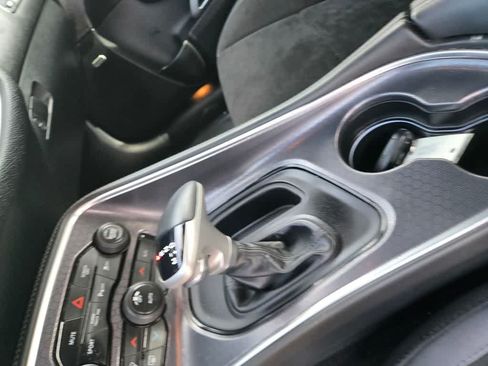 Used 2018 Dodge Challenger R/T Scat Pack w/ Leather Interior Group RWD image 13