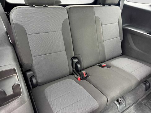 Used 2023 Chevrolet Traverse LT FWD image 21