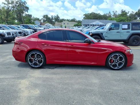 Used 2023 Alfa Romeo Giulia Veloce RWD image 8