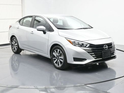 Used 2025 Nissan Versa SV image 20