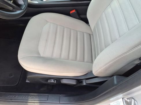 Used 2018 Ford Fusion S FWD image 10