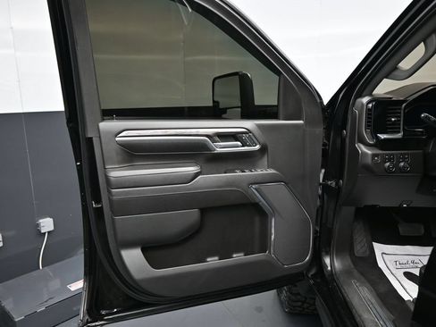 Used 2024 Chevrolet Silverado 2500 LTZ AWD/4WD image 11