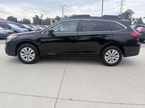 Used 2016 Subaru Outback 2.5i Premium AWD/4WD image 9