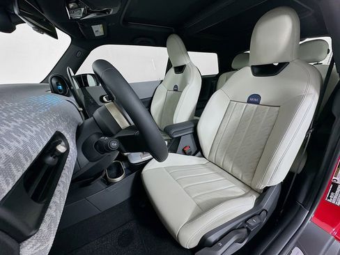 Certified 2025 MINI Cooper 2-Door Hardtop image 16