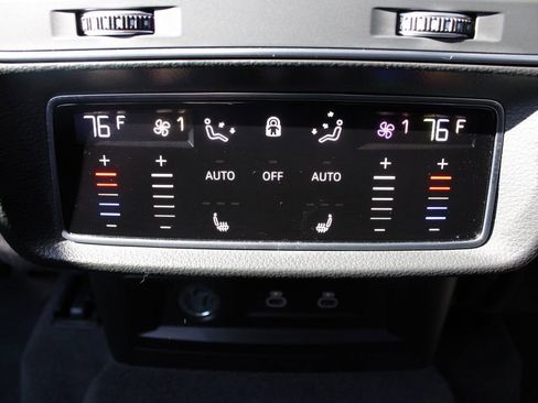 Used 2023 Audi Q7 3.0T Premium Plus image 32