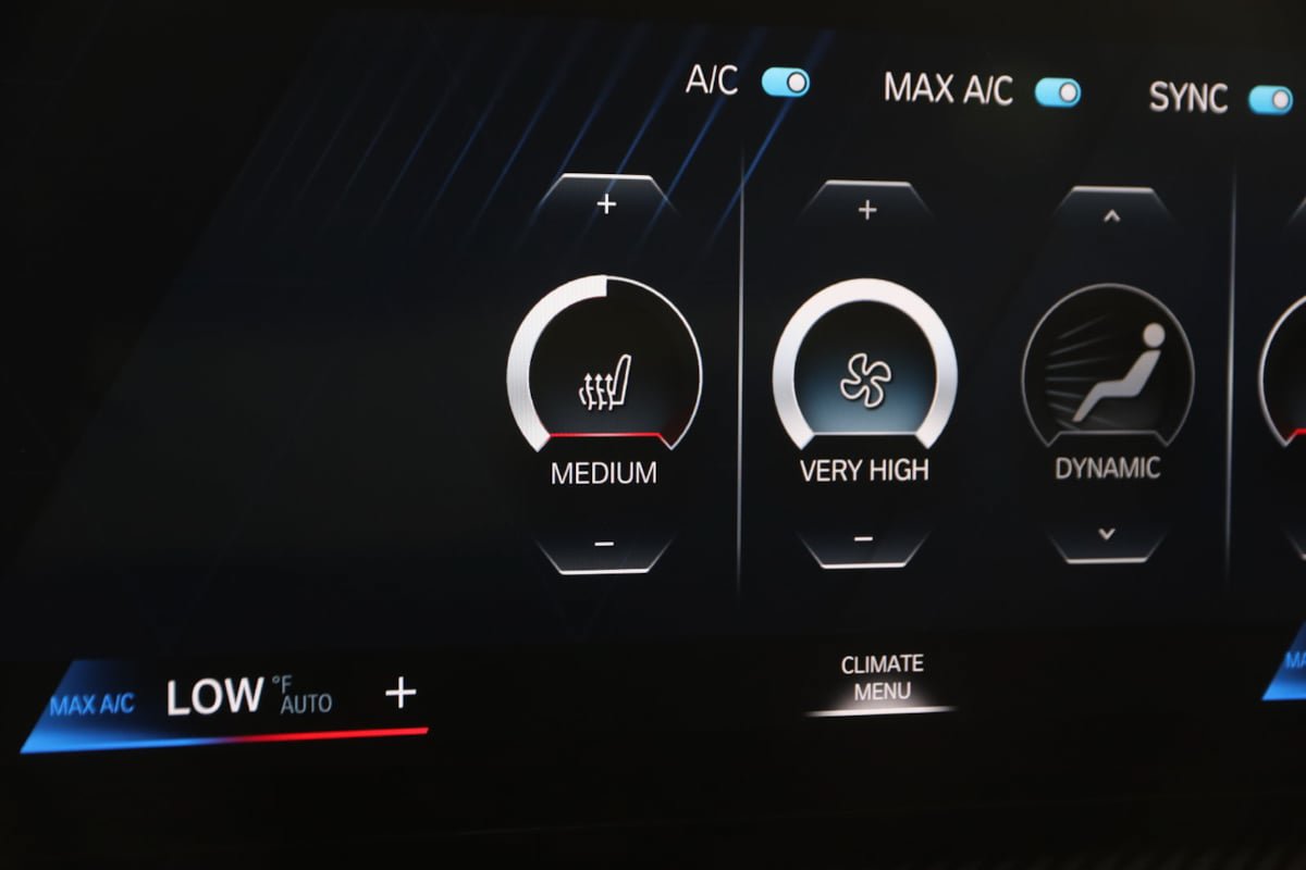 Used 2024 BMW M2 w/ Lighting Package RWD image 9