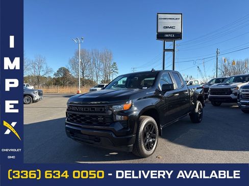 Used 2024 Chevrolet Silverado 1500 Custom image 1