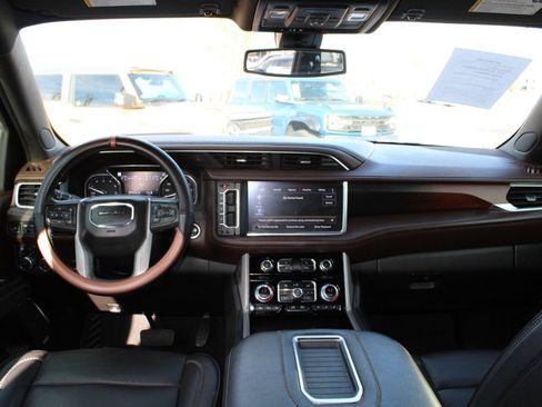 Used 2021 GMC Yukon Denali image 28