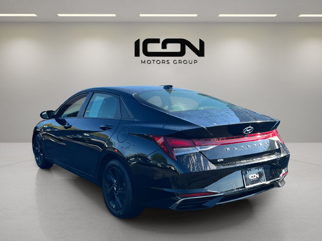 Used 2023 Hyundai Elantra SEL FWD image 3