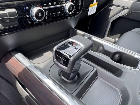 New 2026 GMC Sierra 1500 SLT AWD/4WD image 15