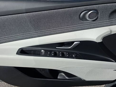 New 2026 Hyundai Elantra Limited image 38