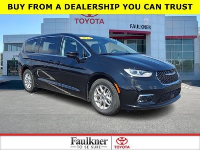 Used 2024 Chrysler Pacifica Touring-L