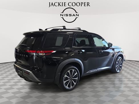 New 2026 Nissan Pathfinder Platinum FWD image 5