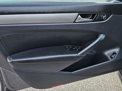 Used 2015 Volkswagen Passat 1.8T SE image 7