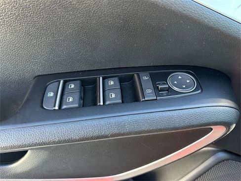 Used 2023 Kia Soul LX w/ LX Technology Package image 13