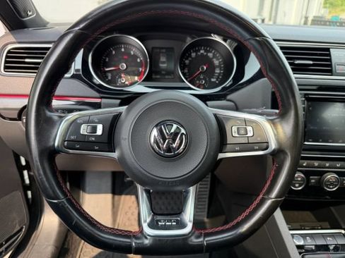 Used 2017 Volkswagen Jetta GLI FWD image 26
