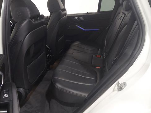 Used 2022 BMW X5 xDrive40i AWD/4WD image 16