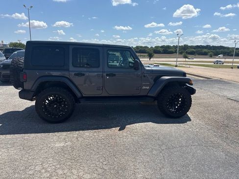 Used 2023 Jeep Wrangler Unlimited Sahara w/ Cold Weather Group AWD/4WD image 8