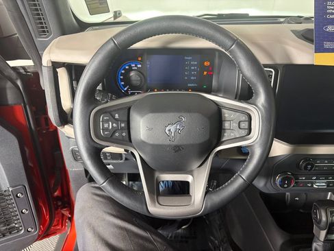 Certified 2022 Ford Bronco Wildtrak AWD/4WD image 15