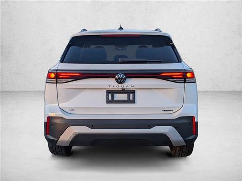 New 2026 Volkswagen Tiguan SE image 7