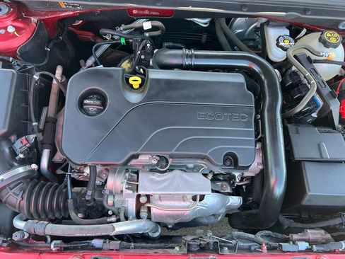 Used 2022 Chevrolet Malibu LT FWD image 44