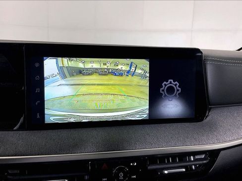 Certified 2025 Nissan Kicks SV image 30