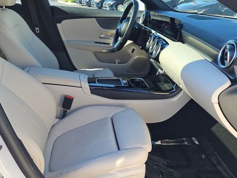 Used 2025 Mercedes-Benz CLA 250 4MATIC image 21