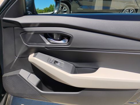 Certified 2023 Honda Accord EX image 31