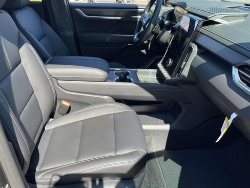 New 2025 GMC Acadia Elevation w/ Elevation Premium Package image 30