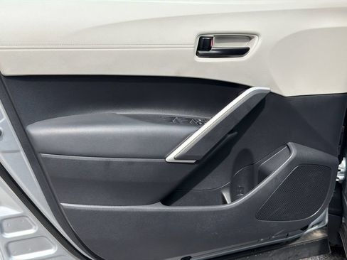 Used 2026 Toyota Corolla Cross L FWD image 12