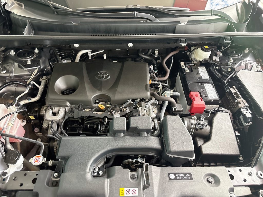 Certified 2025 Toyota RAV4 XLE FWD image 28