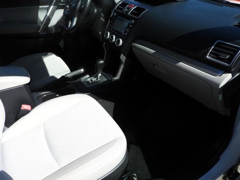 Used 2017 Subaru Forester 2.5i w/ Alloy Wheel Package image 8