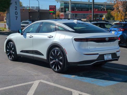 Used 2026 Toyota Crown Platinum image 5