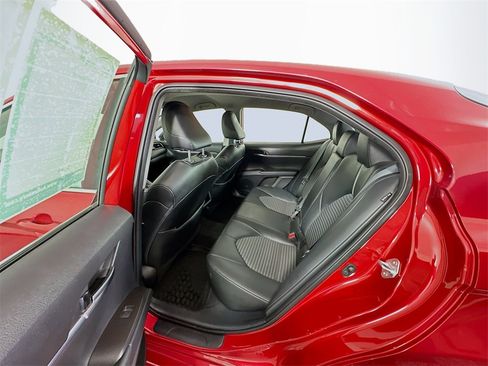 Used 2021 Toyota Camry SE image 23