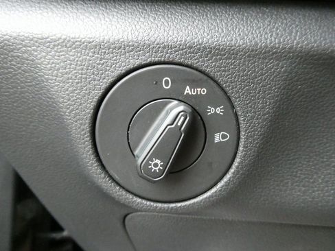 Used 2020 Volkswagen Jetta S image 21