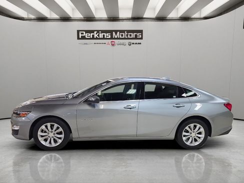 Used 2025 Chevrolet Malibu LT FWD image 2