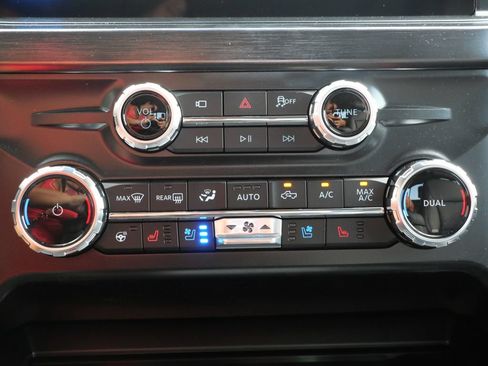 New 2026 Ford F250 Lariat w/ Black Appearance Package AWD/4WD image 28