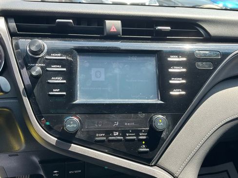 Used 2019 Toyota Camry SE FWD image 15