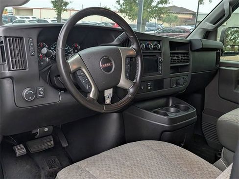 Used 2018 GMC Savana 3500 LT w/ LT Preferred Equipment Group image 12