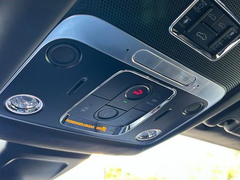 Used 2021 Bentley Flying Spur V8 image 65