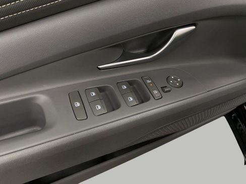 Certified 2025 Hyundai Elantra SEL FWD image 32