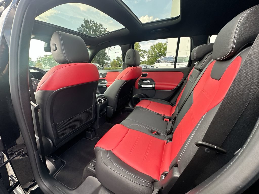 Used 2023 Mercedes-Benz GLB 250 image 4