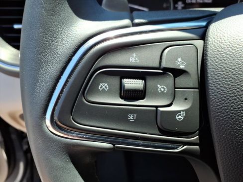 Used 2022 Buick Envision Essence w/ Technology Package I AWD/4WD image 25