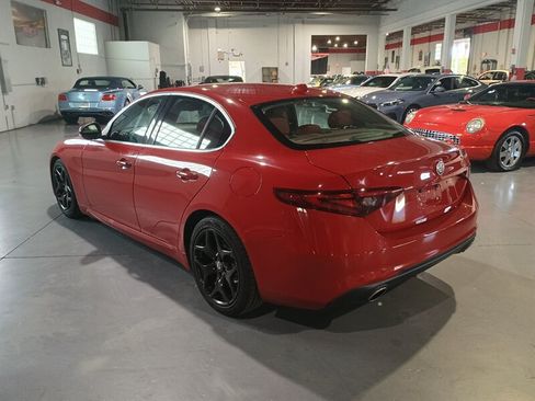 Used 2019 Alfa Romeo Giulia RWD image 3