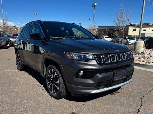 Used 2023 Jeep Compass Limited image 1