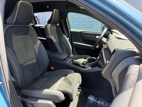 Used 2023 Volvo C40 P8 Recharge Plus AWD/4WD image 32
